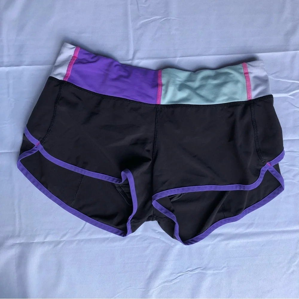 EUC Lululemon Groovy Run Shorts Size Dot 6, 2” Inseam - Picture 2 of 7